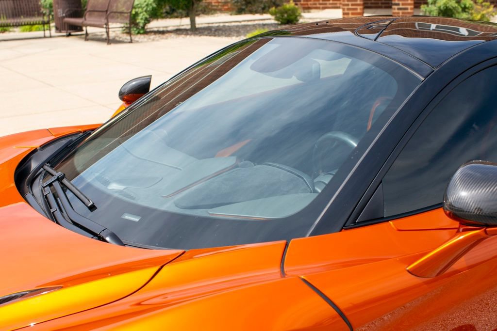 Used 2018 McLaren 720S Performance RWD image 19