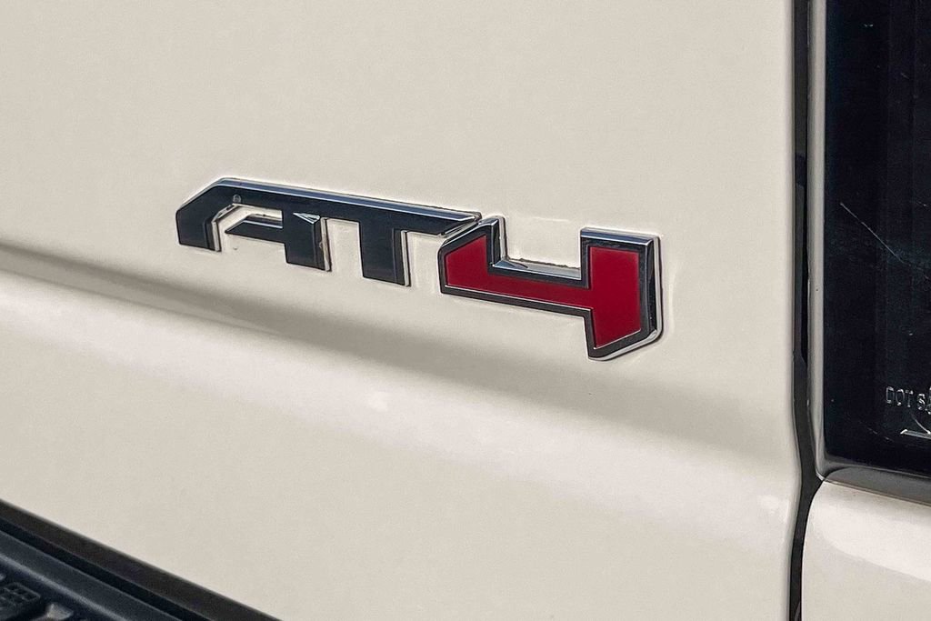 Used 2024 GMC Sierra 2500 AT4 w/ AT4 Premium Plus Package image 9