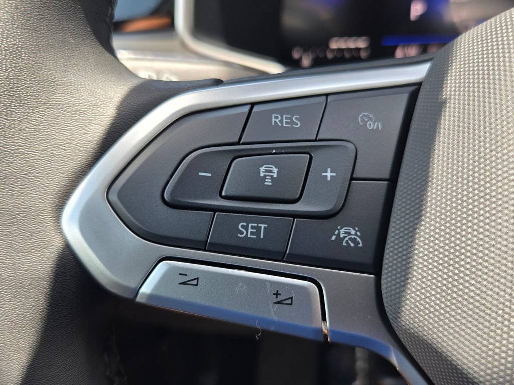 New 2026 Volkswagen Taos SE FWD image 13