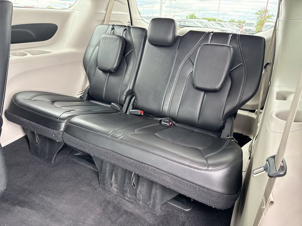 Used 2024 Chrysler Pacifica Limited FWD image 24