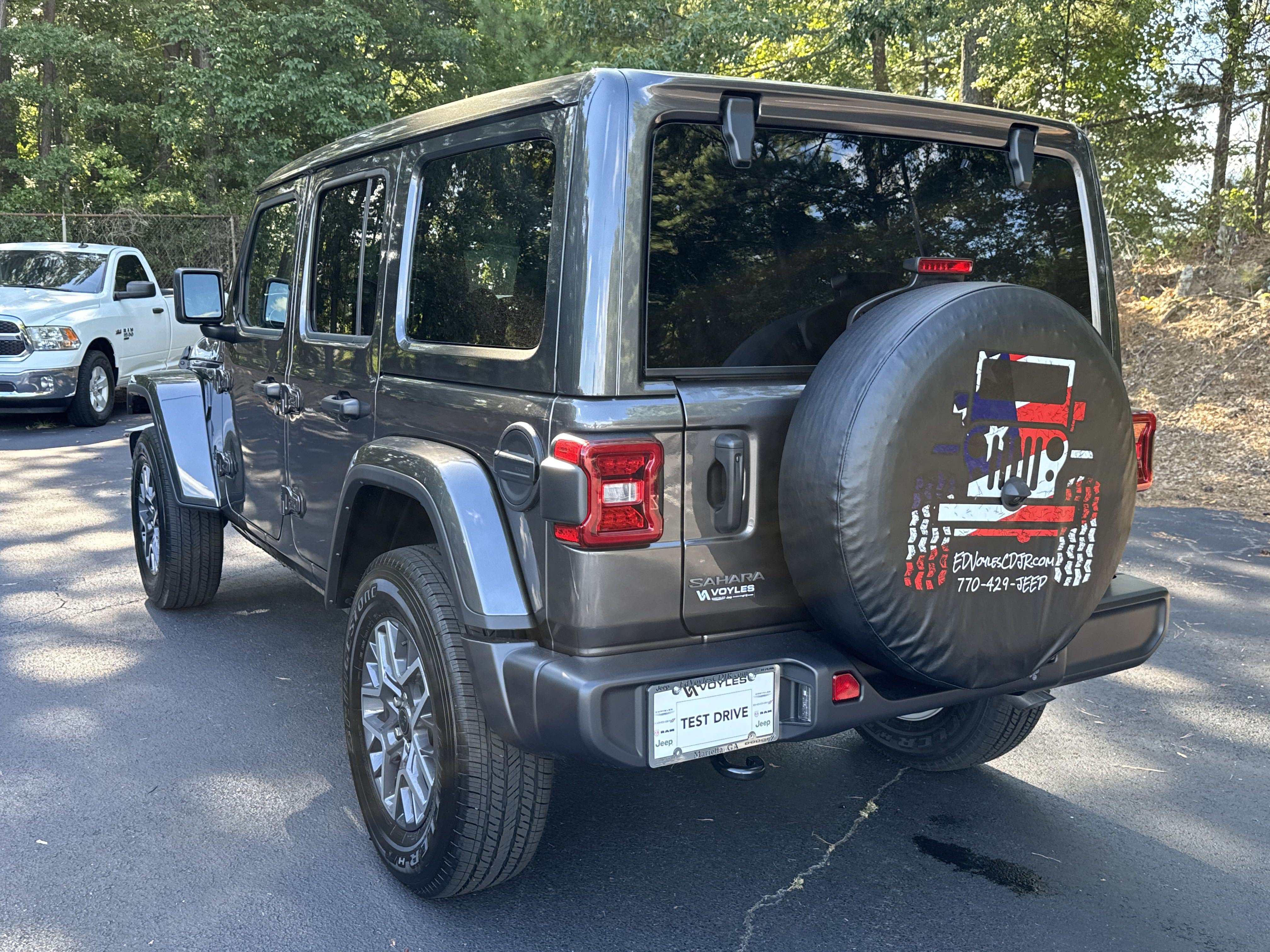 New 2025 Jeep Wrangler Unlimited Sahara AWD/4WD image 6