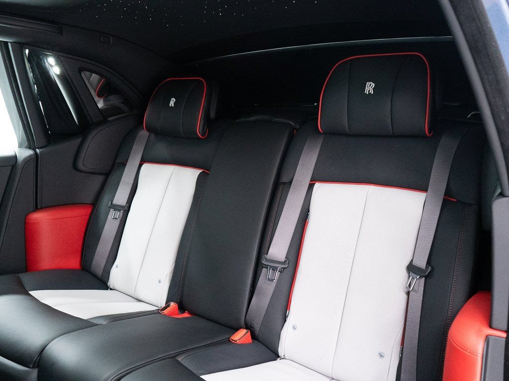 Certified 2026 Rolls-Royce Phantom Sedan w/ Leather Finishing Pack RWD image 25