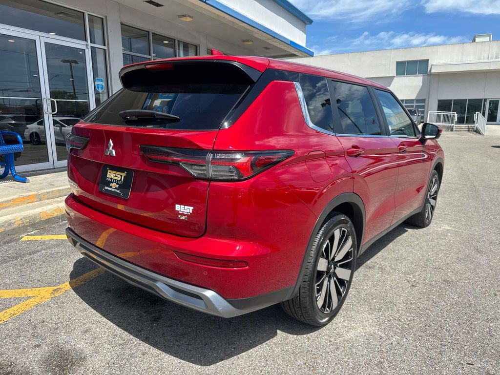 Used 2025 Mitsubishi Outlander SE image 8