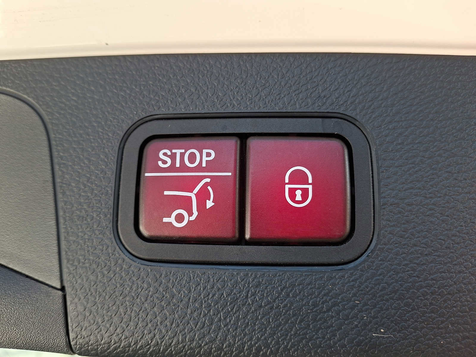 Certified 2022 Mercedes-Benz GLC 300 4MATIC image 27