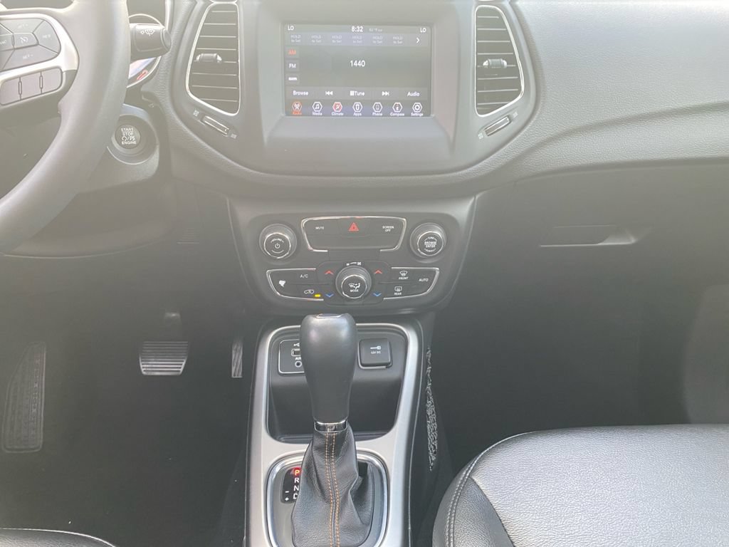 Used 2021 Jeep Compass Latitude w/ Sun and Sound Group FWD image 11