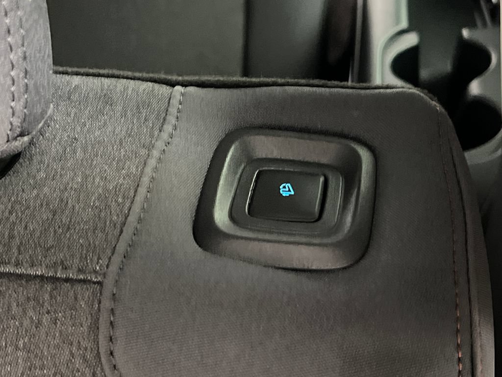 Used 2025 Ford Expedition Active RWD image 19