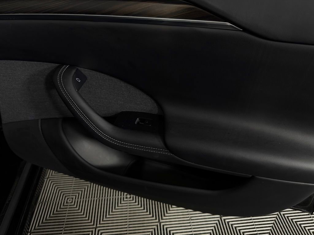 Used 2024 Tesla Model S AWD/4WD image 35