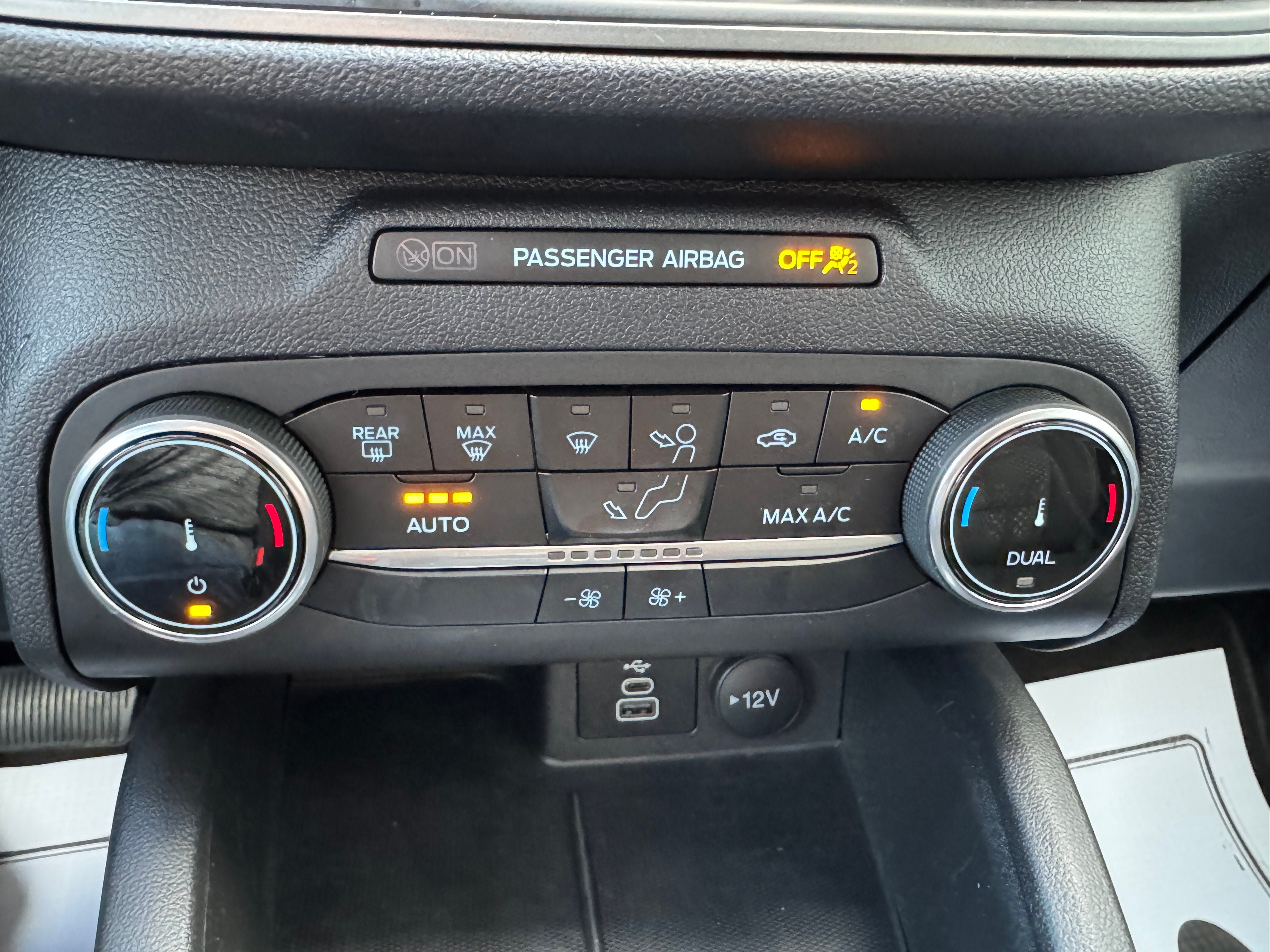 Used 2025 Ford Escape Active AWD/4WD image 17