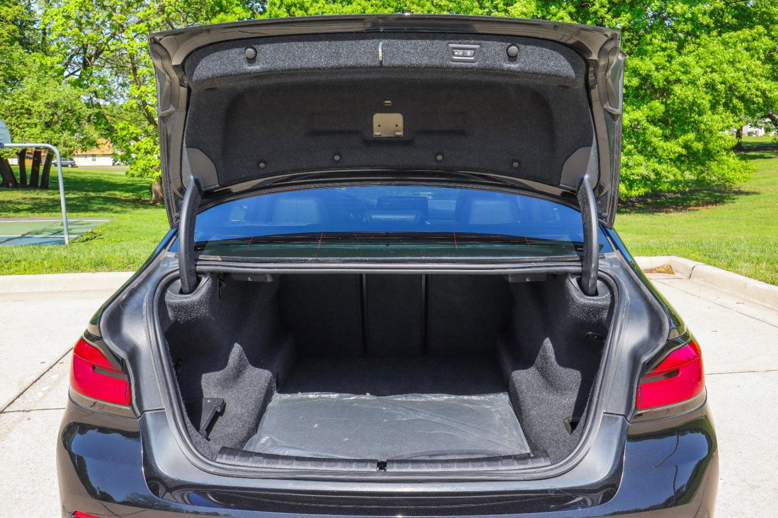 Used 2021 BMW 530i xDrive w/ Premium Package AWD/4WD image 21