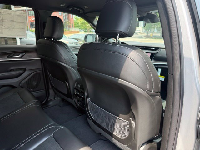 New 2026 Jeep Grand Cherokee Altitude AWD/4WD image 28