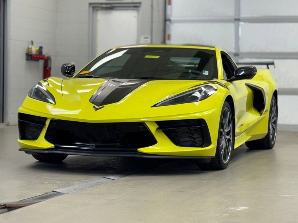 Used 2024 Chevrolet Corvette Stingray Premium Cpe w/ Z51 Performance Package RWD image 3