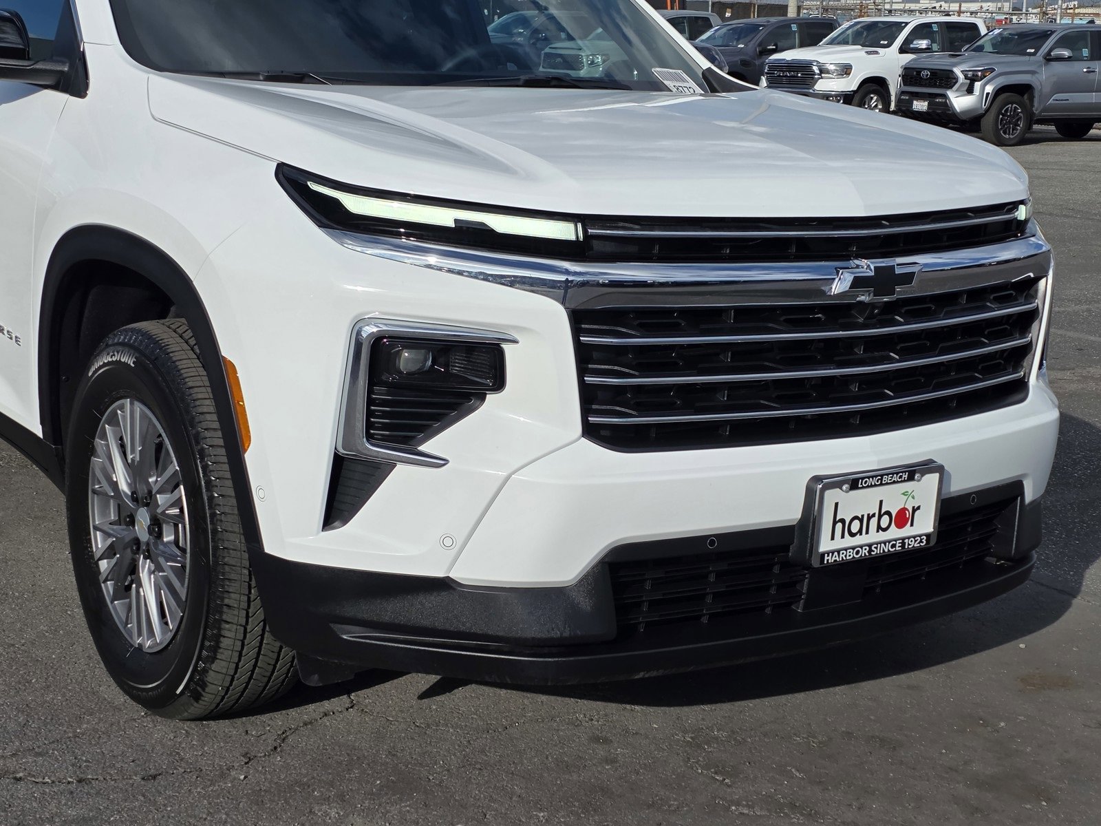 New 2025 Chevrolet Traverse LT w/ Enhanced Driving Package image 9