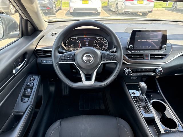 Used 2024 Nissan Altima 2.5 SV FWD image 17