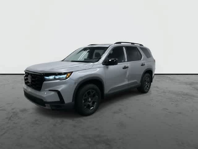 Certified 2025 Honda Pilot TrailSport image 8