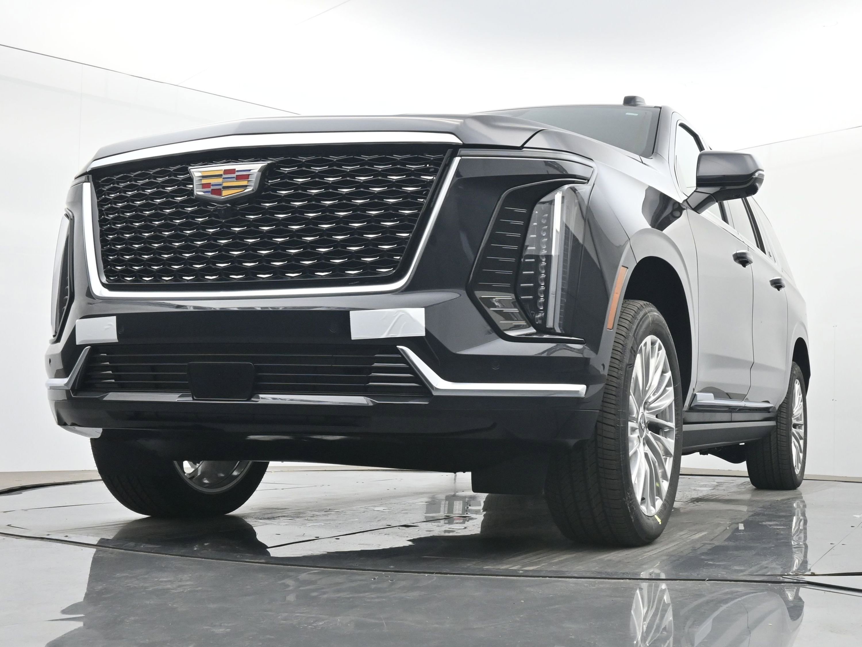 New 2026 Cadillac Escalade ESV Luxury w/ LPO, Floor Liner Package AWD/4WD image 15