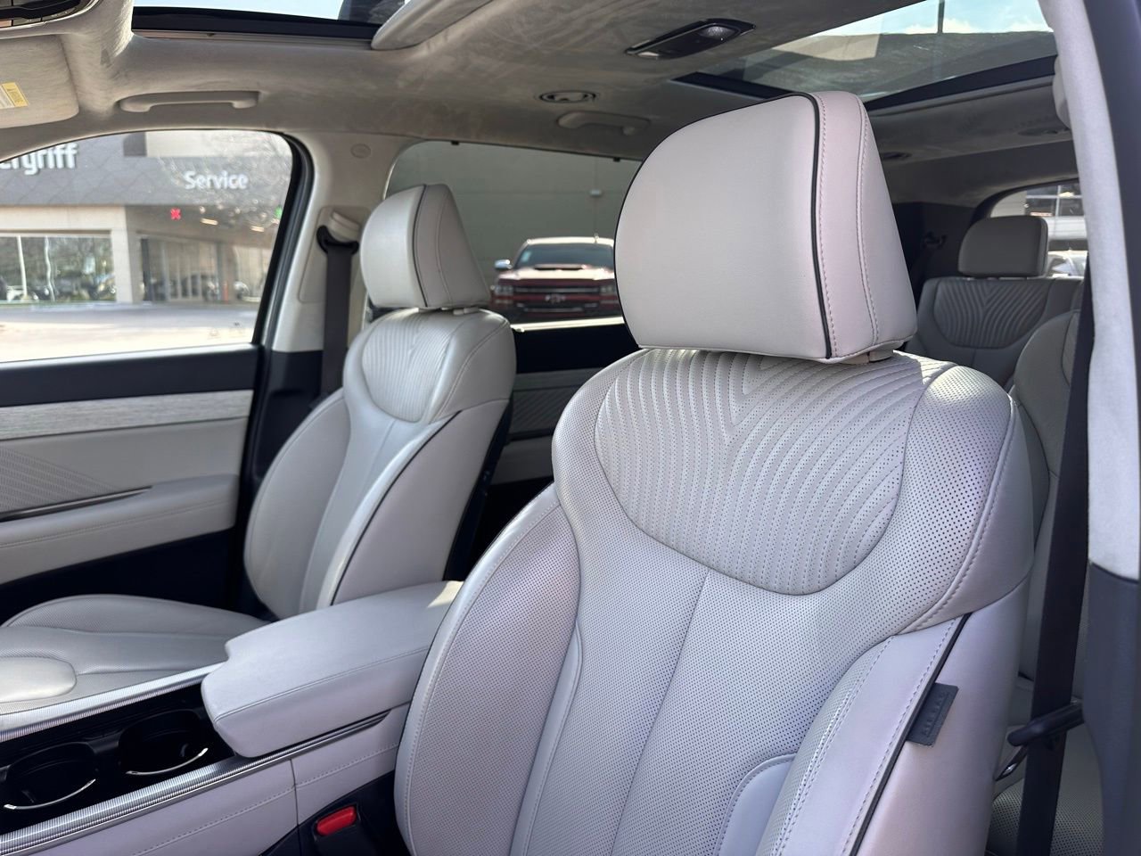 Used 2024 Hyundai Palisade Calligraphy image 24