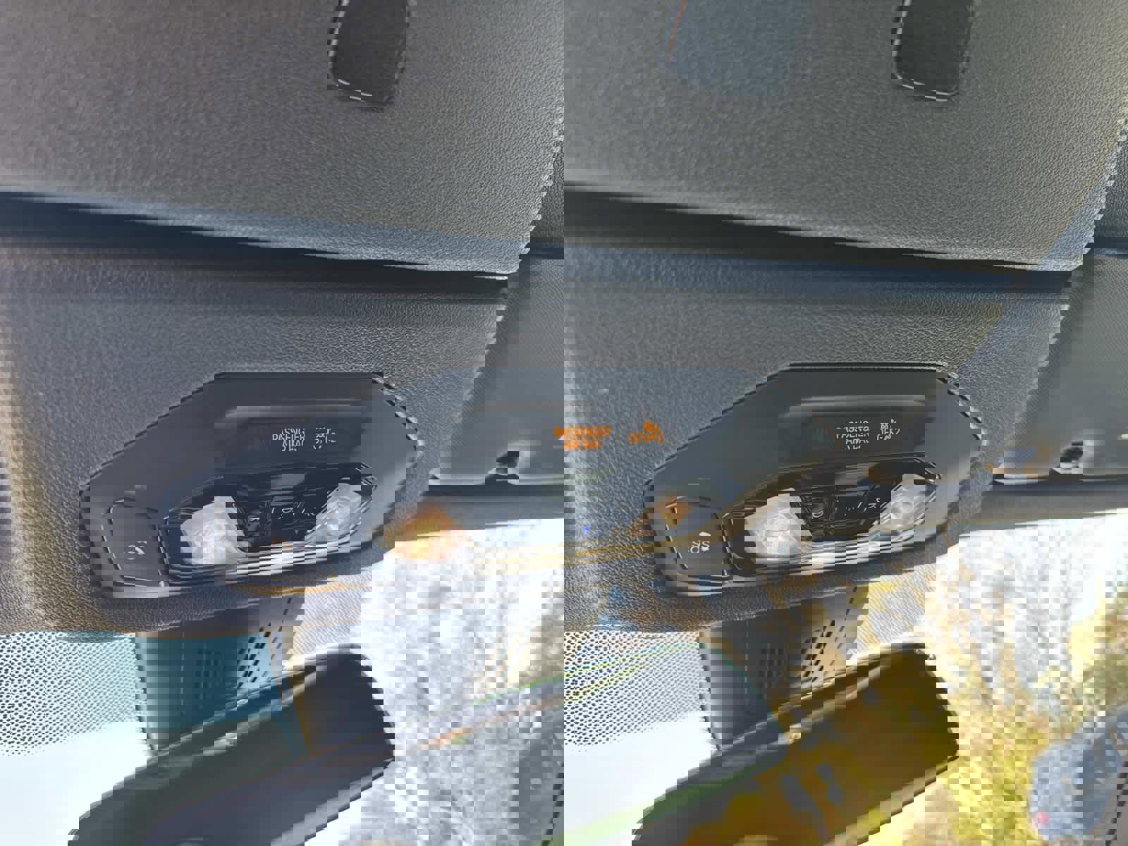 Used 2020 BMW 840i Convertible w/ Comfort Seating Package image 27