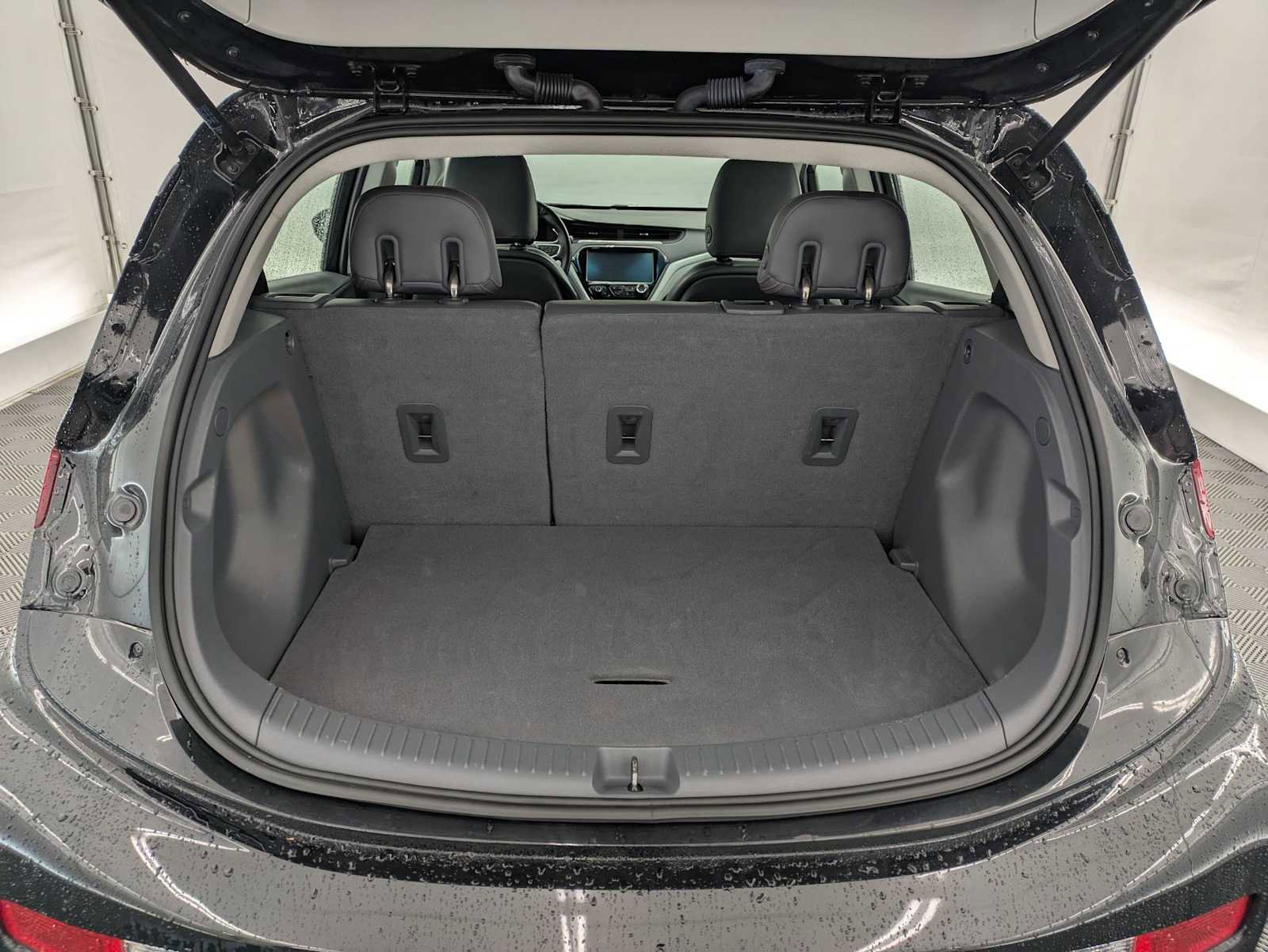 Used 2017 Chevrolet Bolt Premier w/ Driver Confidence II Package image 32