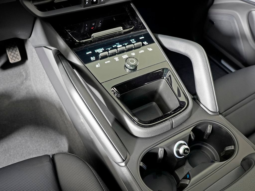 Certified 2026 Porsche Cayenne Coupe AWD/4WD image 30