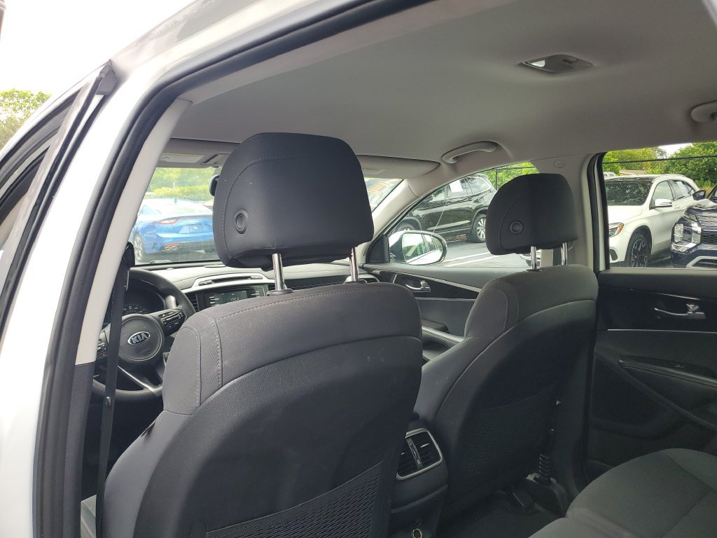 Used 2017 Kia Sorento FWD image 16