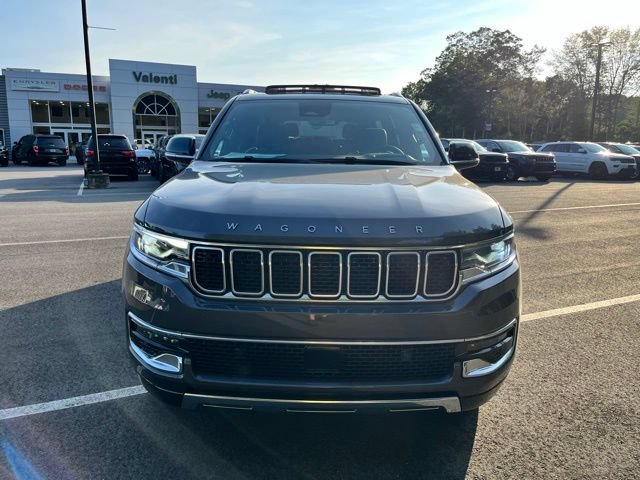 Used 2023 Jeep Wagoneer Series III w/ Premium Group I AWD/4WD image 3