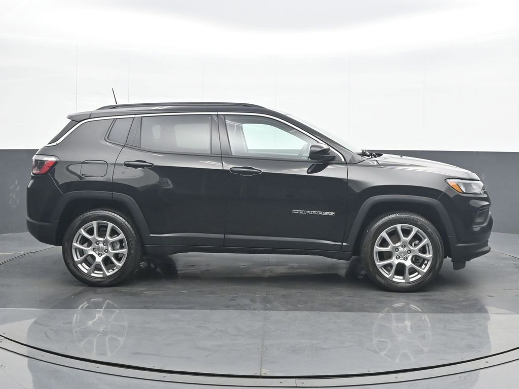 Used 2022 Jeep Compass Latitude w/ Sun and Sound Group image 7