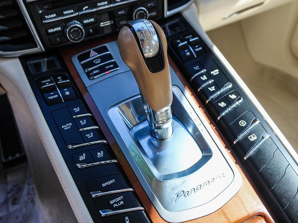 Used 2015 Porsche Panamera S image 25