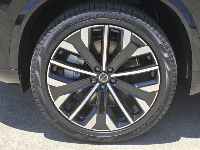 Used 2025 Volvo XC90 T8 Core image 14