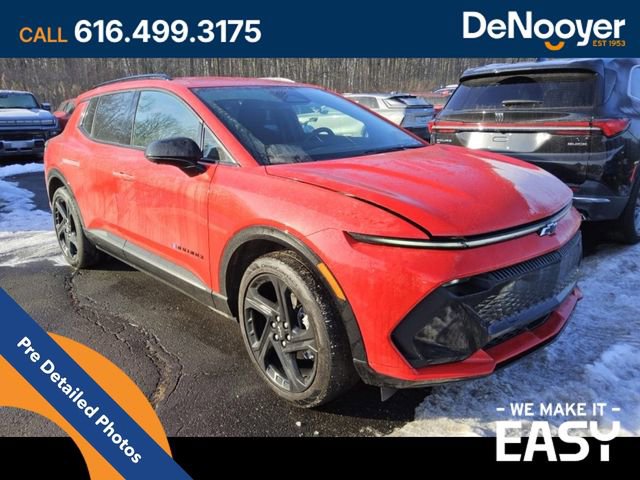 Used 2024 Chevrolet Equinox EV RS image 2