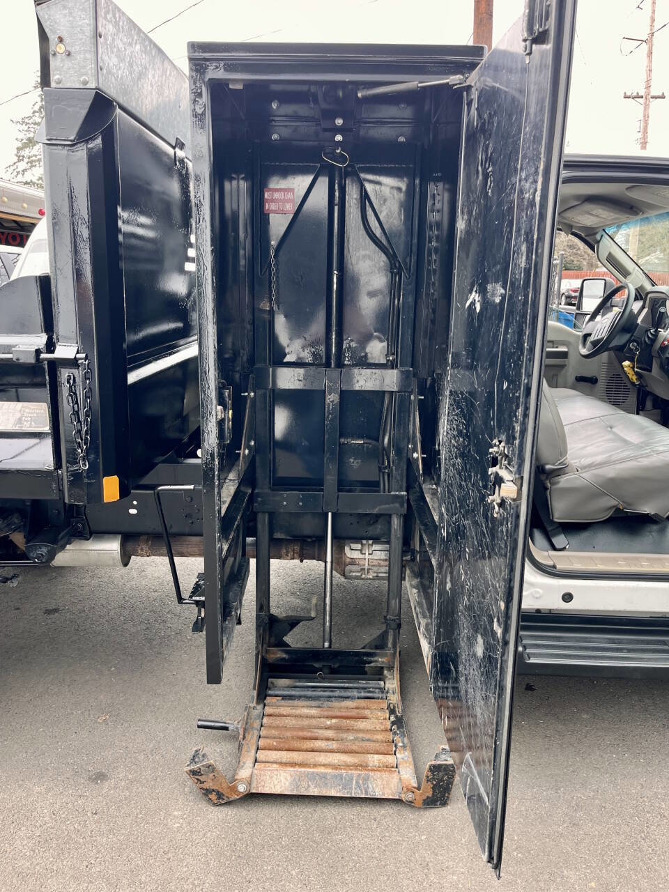 Used 2009 Ford F450 2WD Regular Cab Super Duty image 5