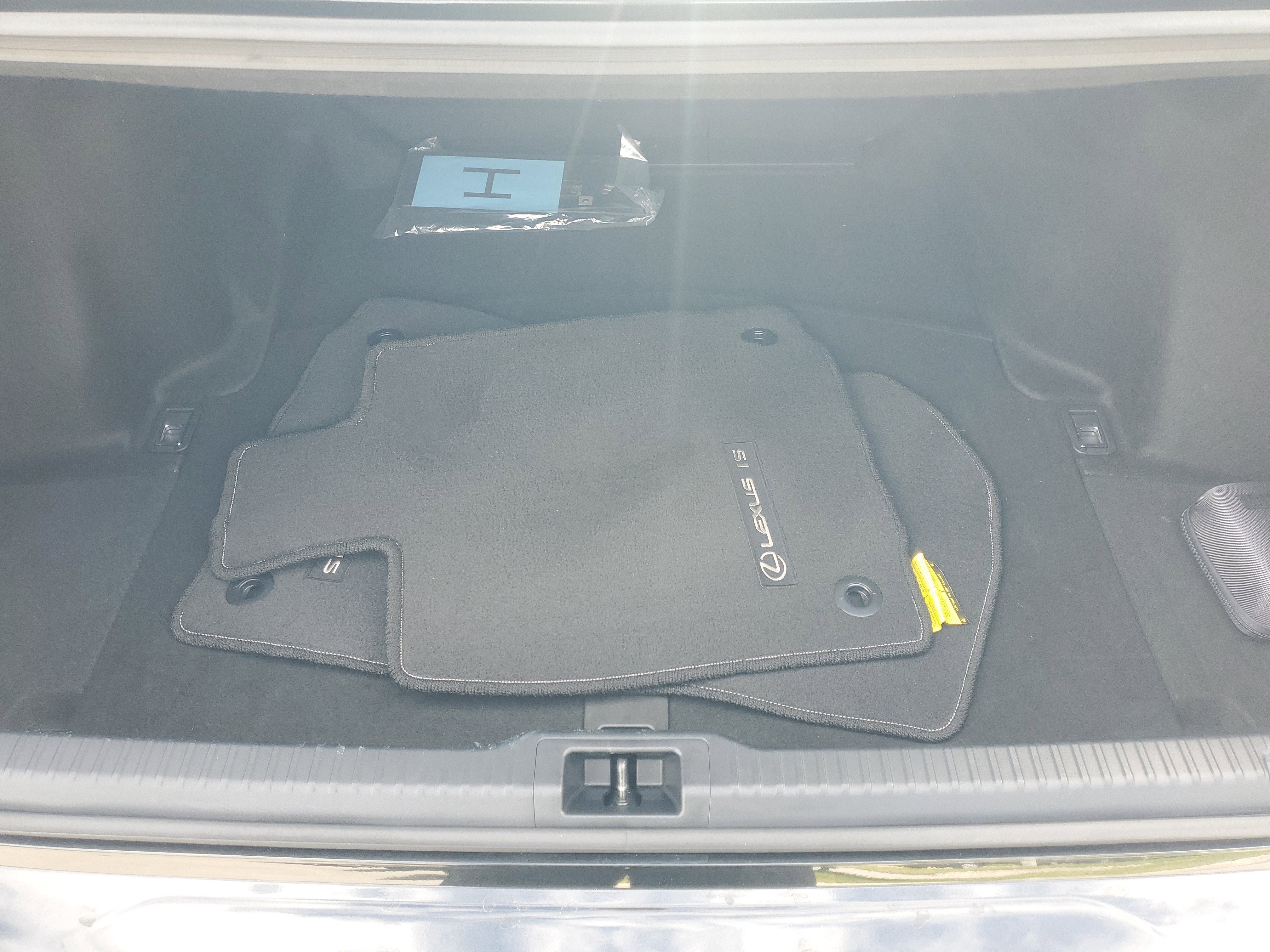 Used 2025 Lexus IS 300 w/ Premium Package RWD image 12