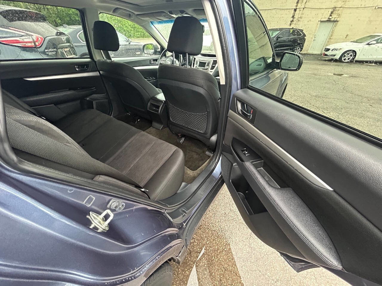 Used 2014 Subaru Outback 2.5i Premium w/ Moonroof Package AWD/4WD image 8