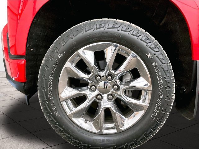 Used 2020 Chevrolet Silverado 1500 Custom w/ Custom Value Package AWD/4WD image 8