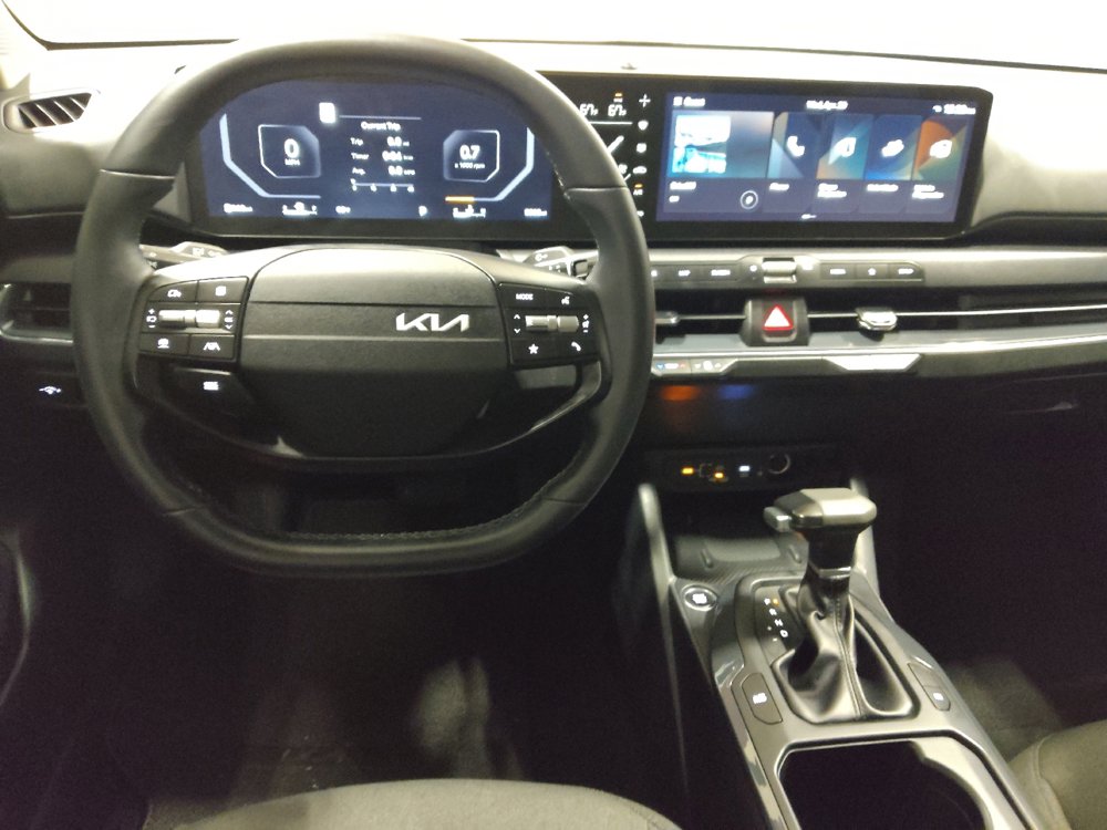 Used 2025 Kia K4 EX FWD image 22