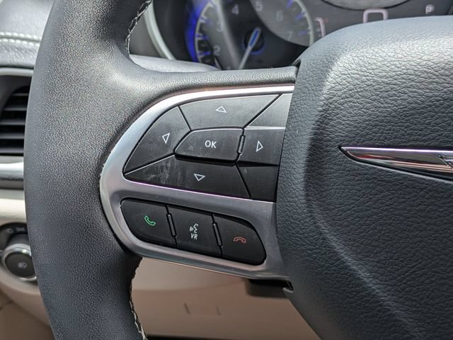 Used 2024 Chrysler Pacifica Touring-L AWD/4WD image 37