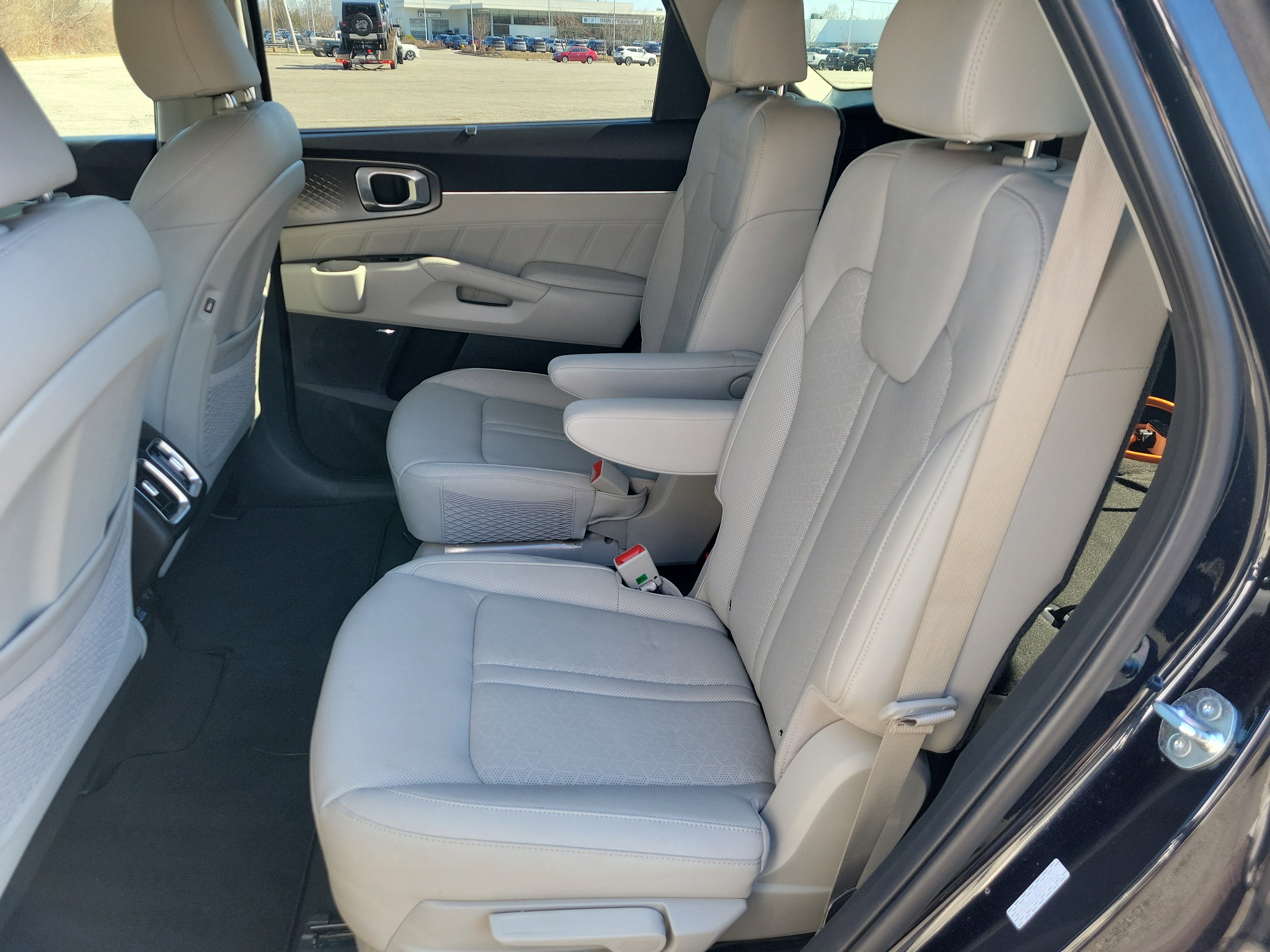 Used 2024 Kia Sorento SX Prestige image 16