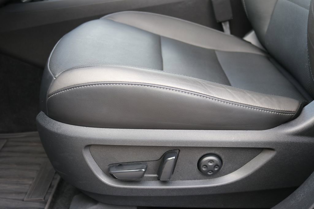 Certified 2025 INFINITI QX50 Luxe image 16