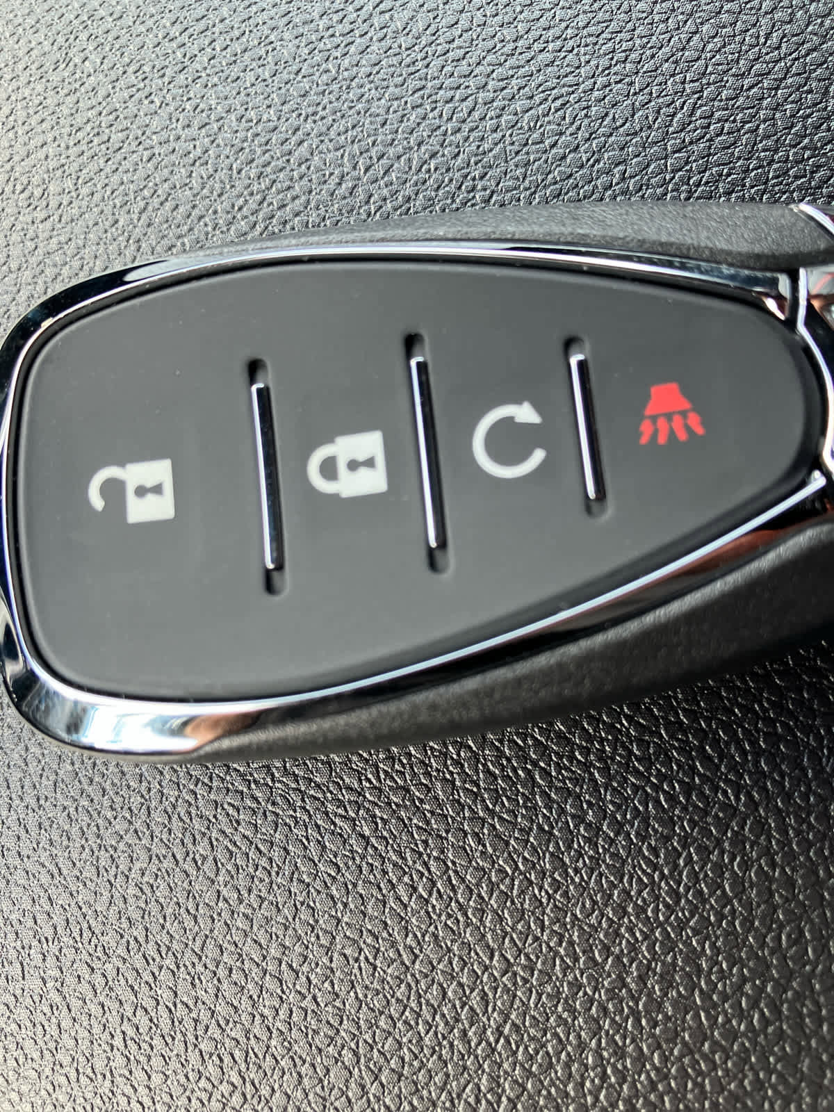 New 2026 Chevrolet Trax RS w/ Sunroof Package image 35