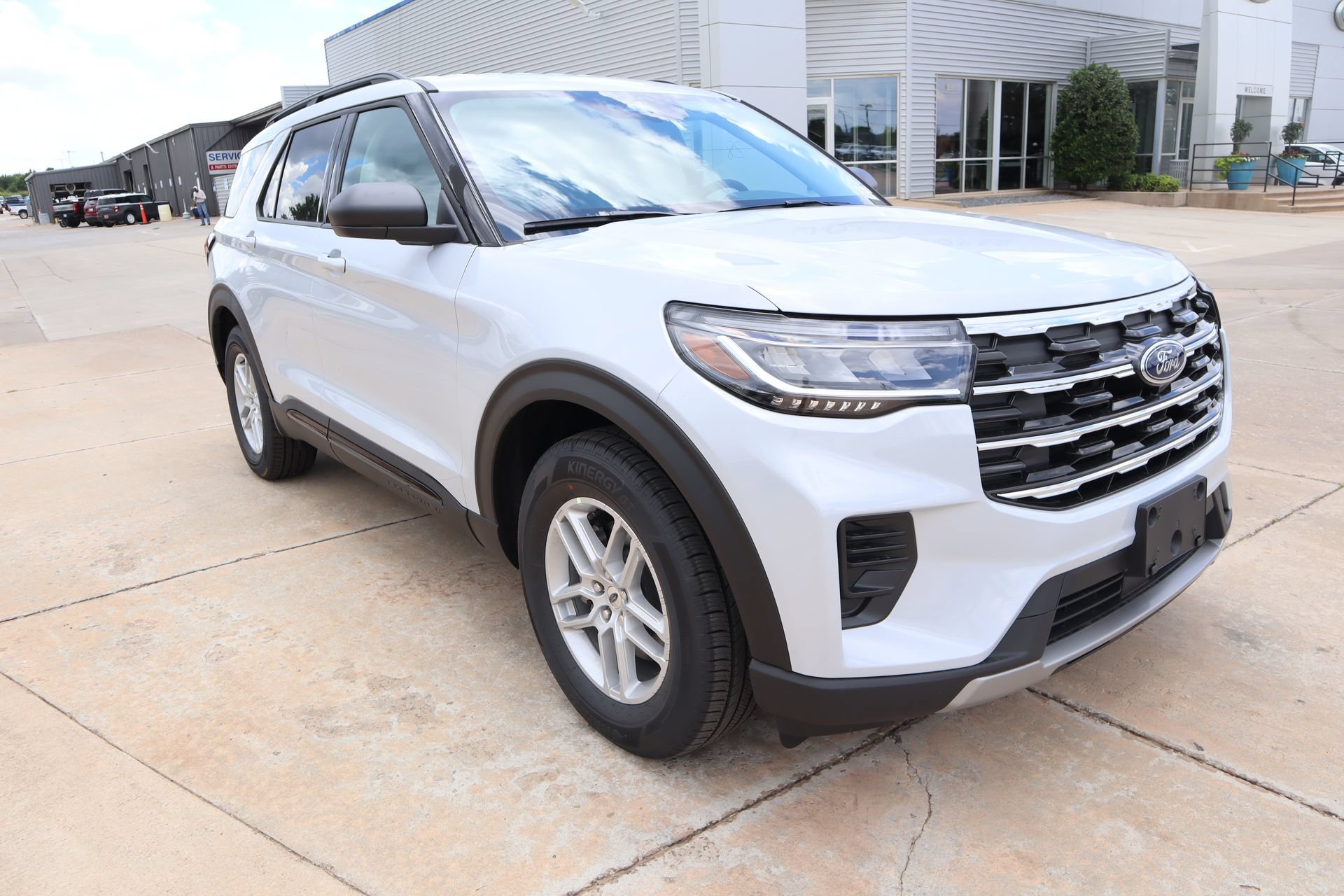 New 2026 Ford Explorer Active RWD 360° Tour