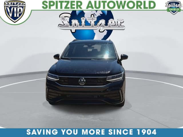 Used 2024 Volkswagen Tiguan SE R-Line AWD/4WD image 4