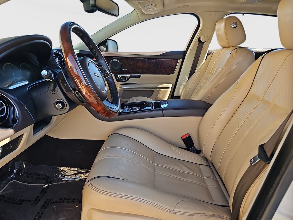 Used 2015 Jaguar XJ L Portfolio RWD image 17
