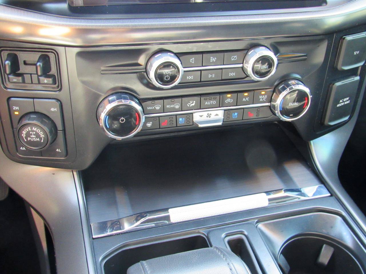 Used 2024 Ford F150 Lariat AWD/4WD image 29