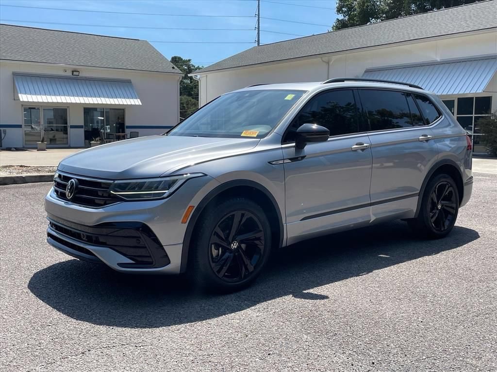 Used 2023 Volkswagen Tiguan SE R-Line FWD image 29