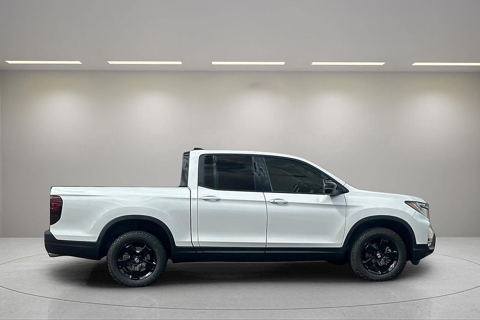 New 2026 Honda Ridgeline Black Edition image 6