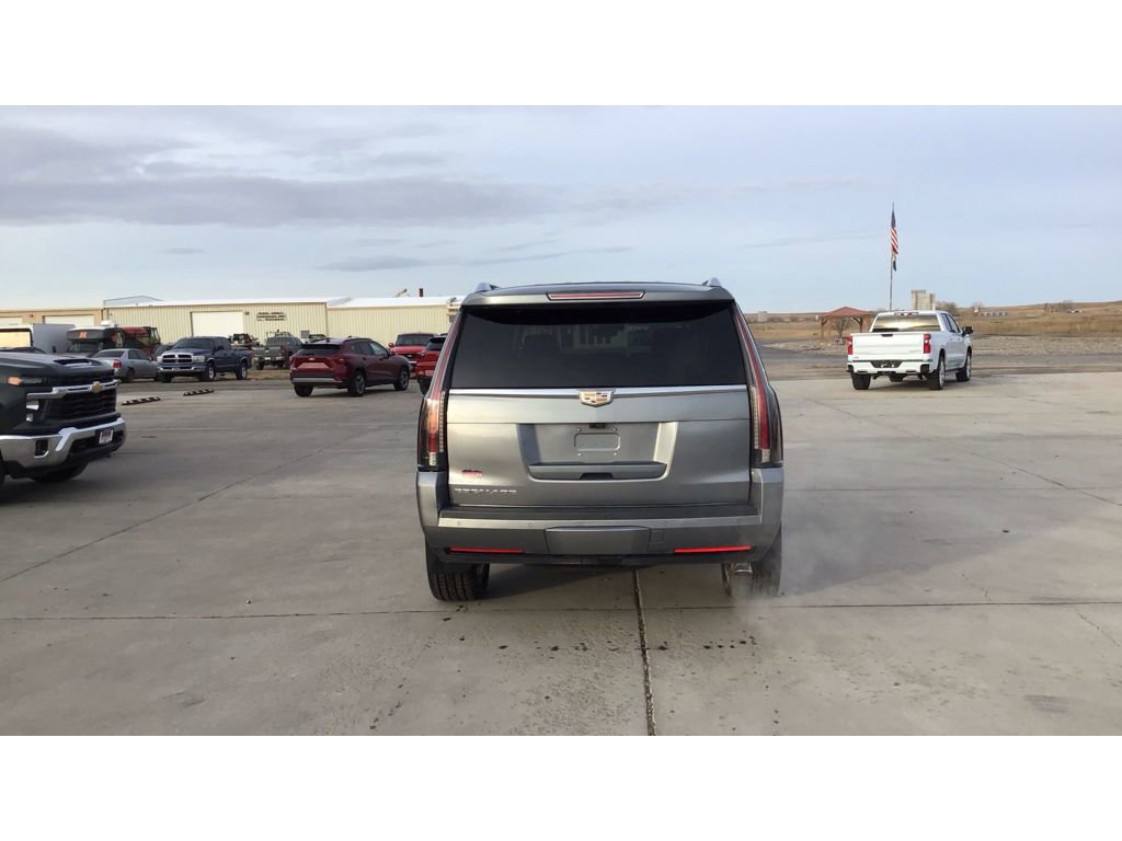 Used 2020 Cadillac Escalade Premium Luxury image 4