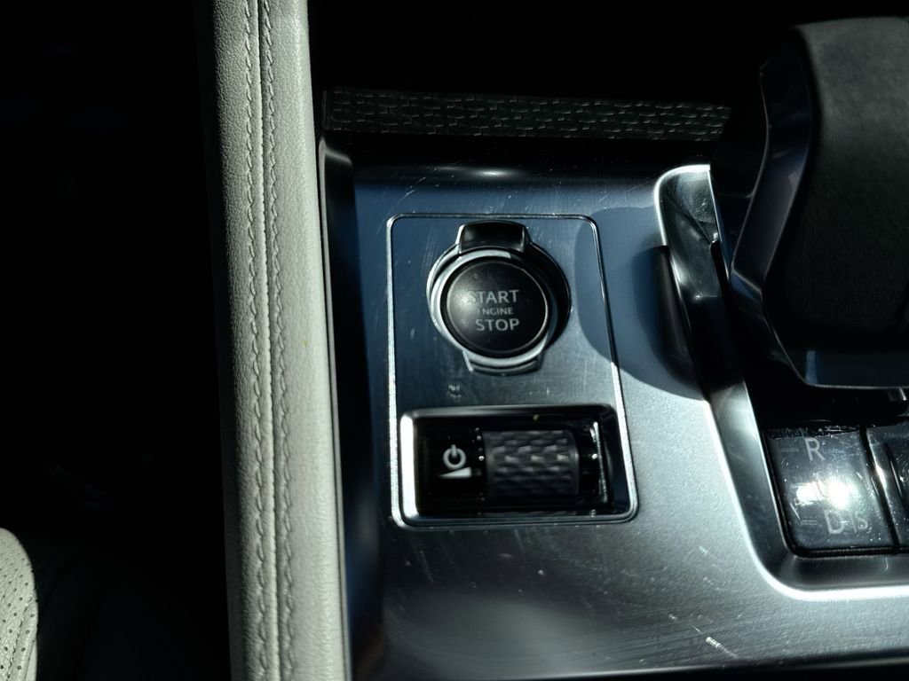 Used 2022 Jaguar F-PACE S image 22