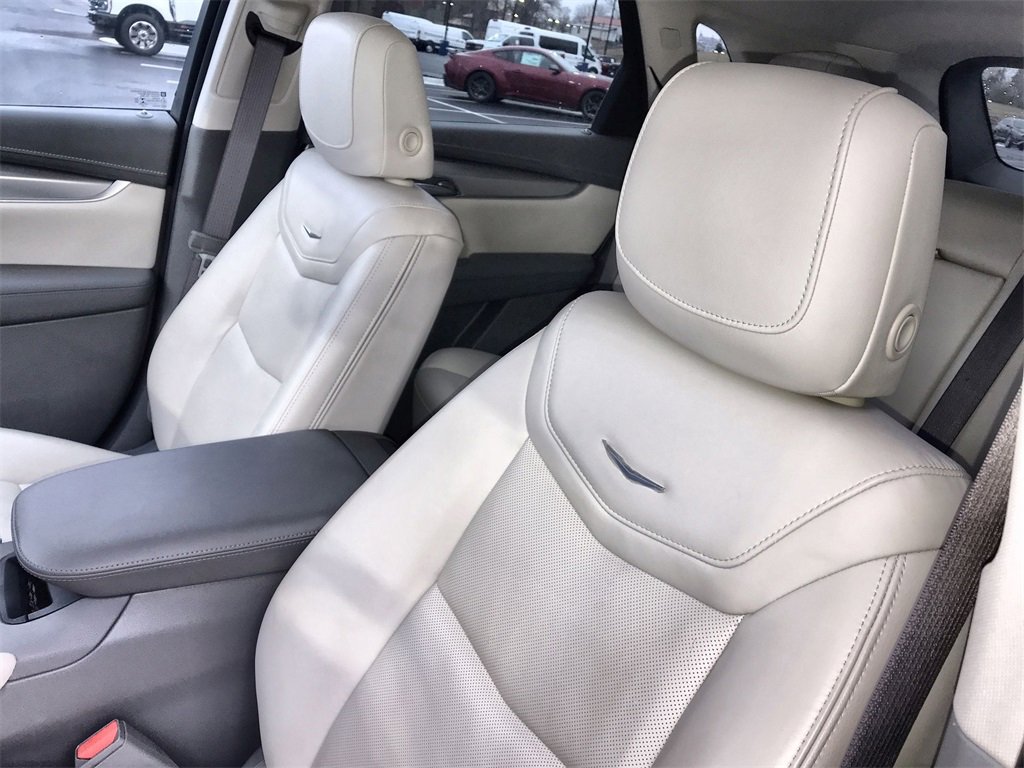 Used 2022 Cadillac XT5 Premium Luxury image 11