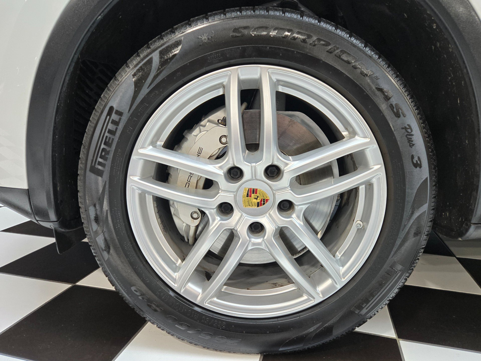 Used 2017 Porsche Cayenne S AWD/4WD image 29