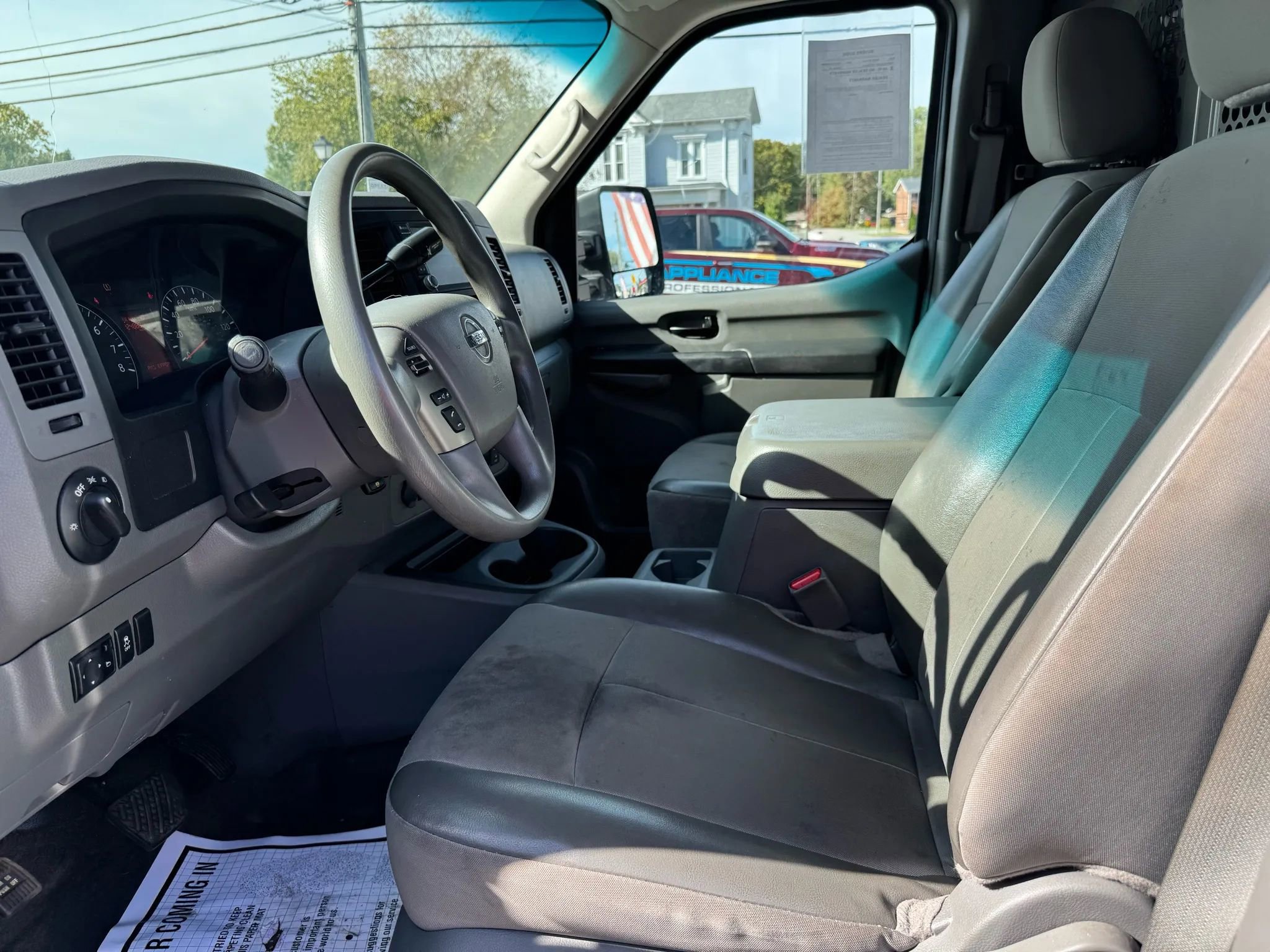 Used 2019 Nissan NV 2500 SV image 23