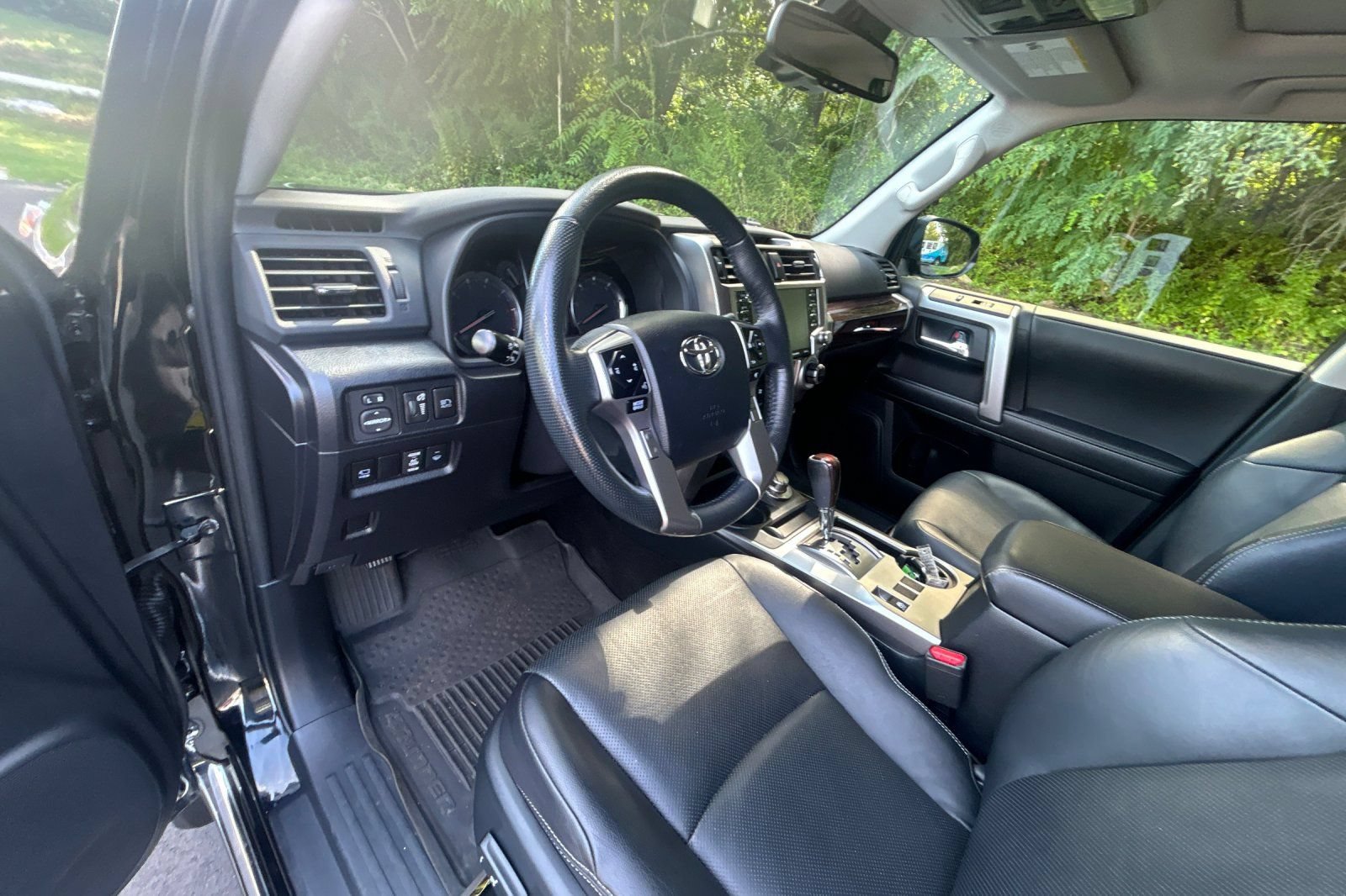 Used 2023 Toyota 4Runner Limited AWD/4WD image 9